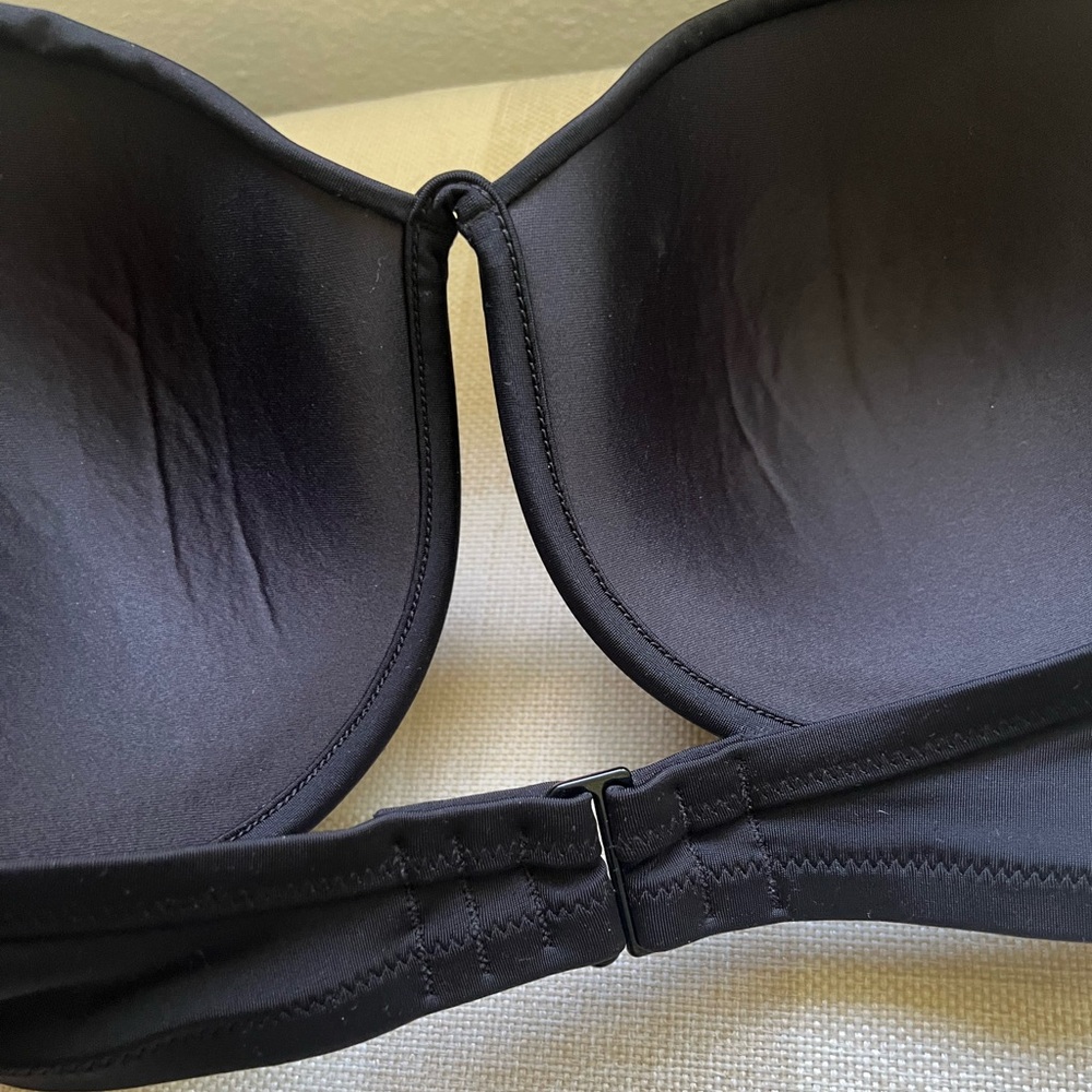 Set (2) of Black Bikini Swim Tops - 34DDD - Picture 5 of 8